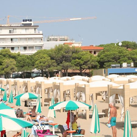 Hotel Ambra Lignano Sabbiadoro Dış mekan fotoğraf