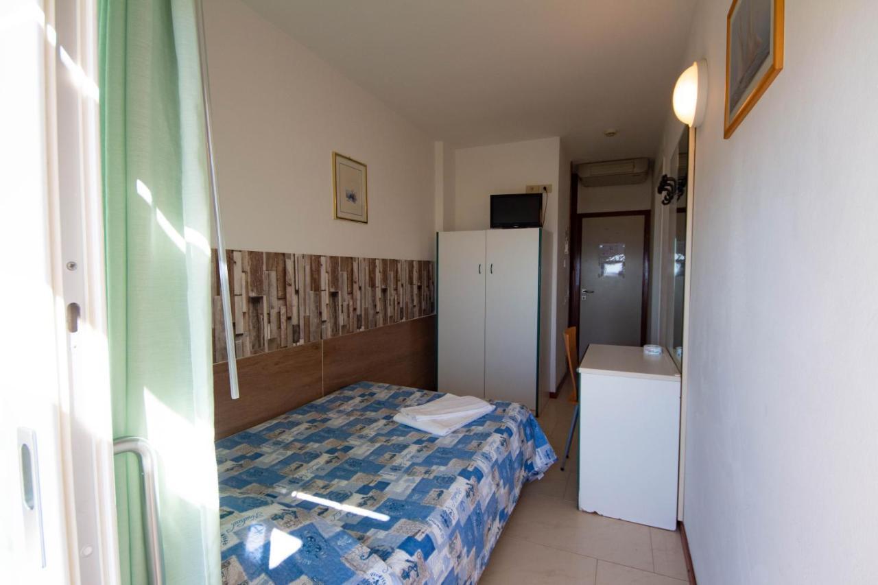 Hotel Ambra Lignano Sabbiadoro Dış mekan fotoğraf