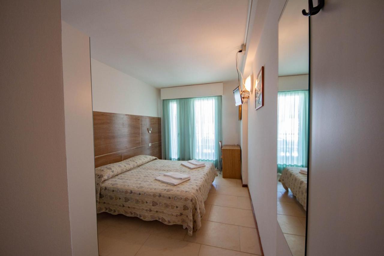 Hotel Ambra Lignano Sabbiadoro Dış mekan fotoğraf