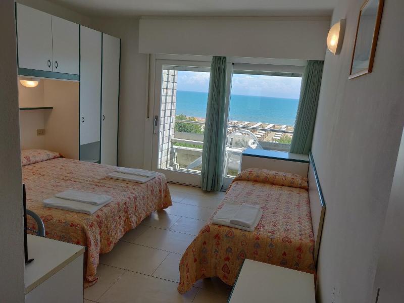 Hotel Ambra Lignano Sabbiadoro Dış mekan fotoğraf