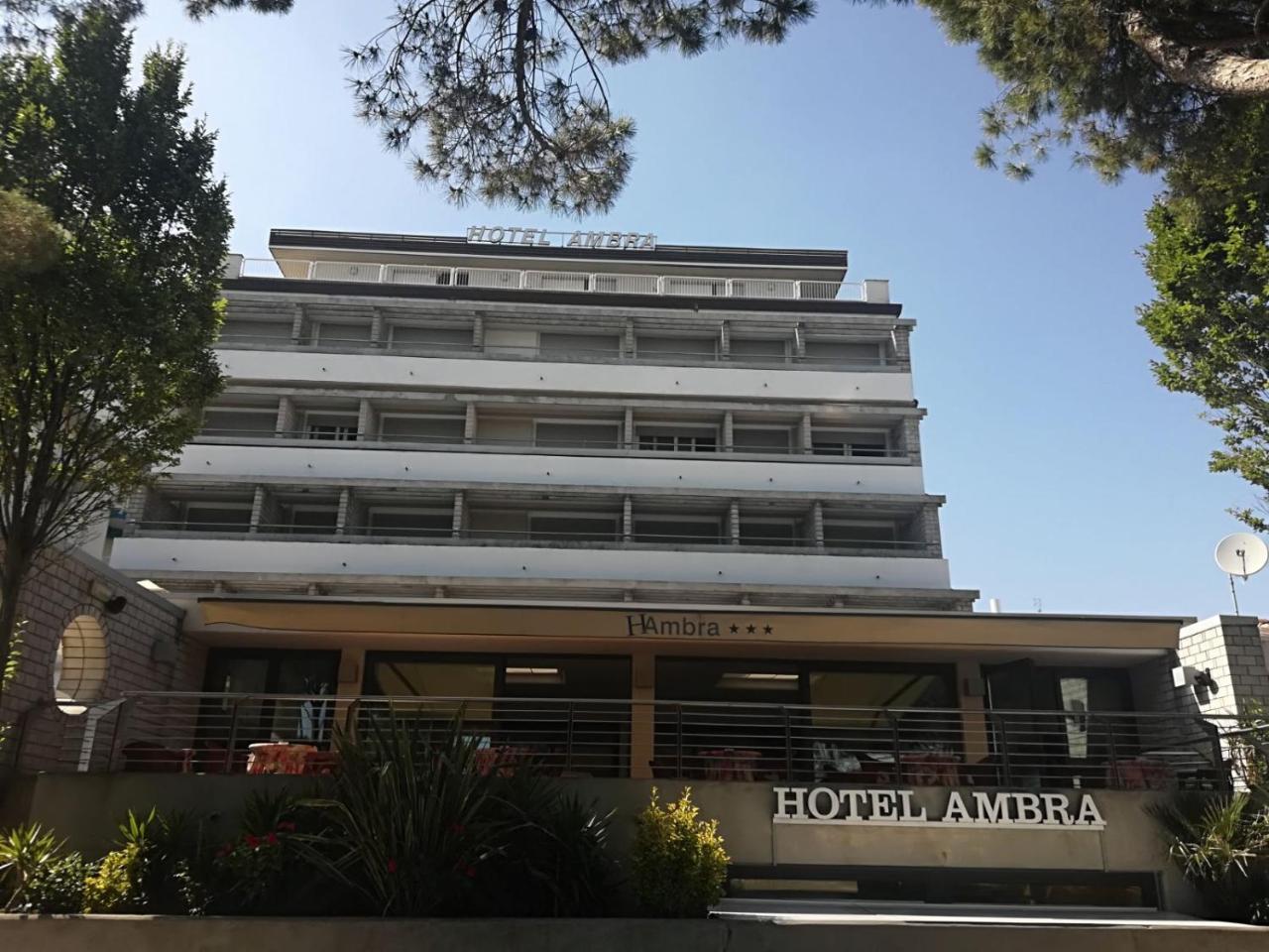 Hotel Ambra Lignano Sabbiadoro Dış mekan fotoğraf