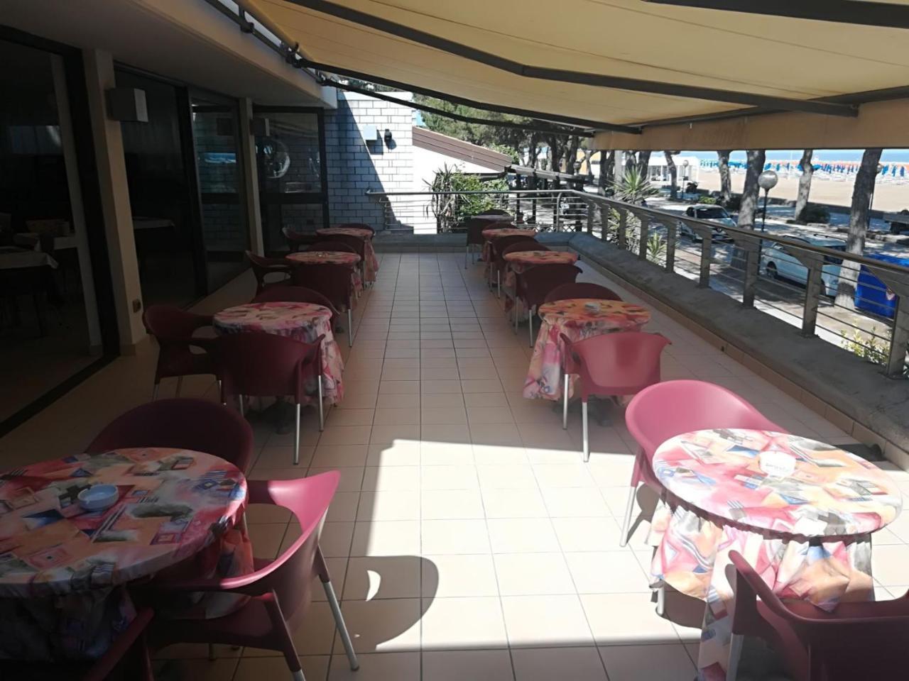 Hotel Ambra Lignano Sabbiadoro Dış mekan fotoğraf