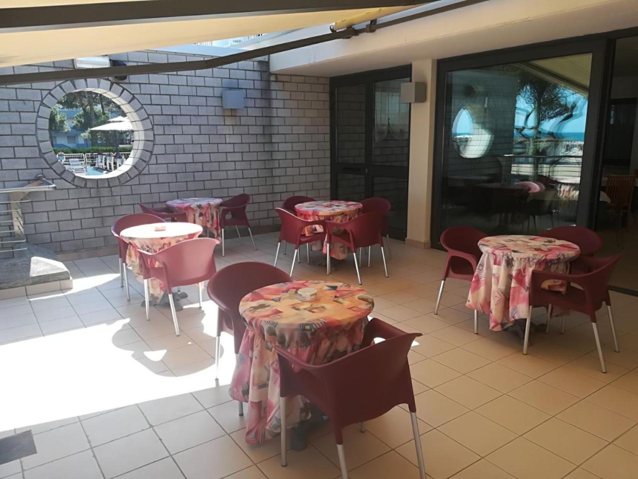 Hotel Ambra Lignano Sabbiadoro Dış mekan fotoğraf