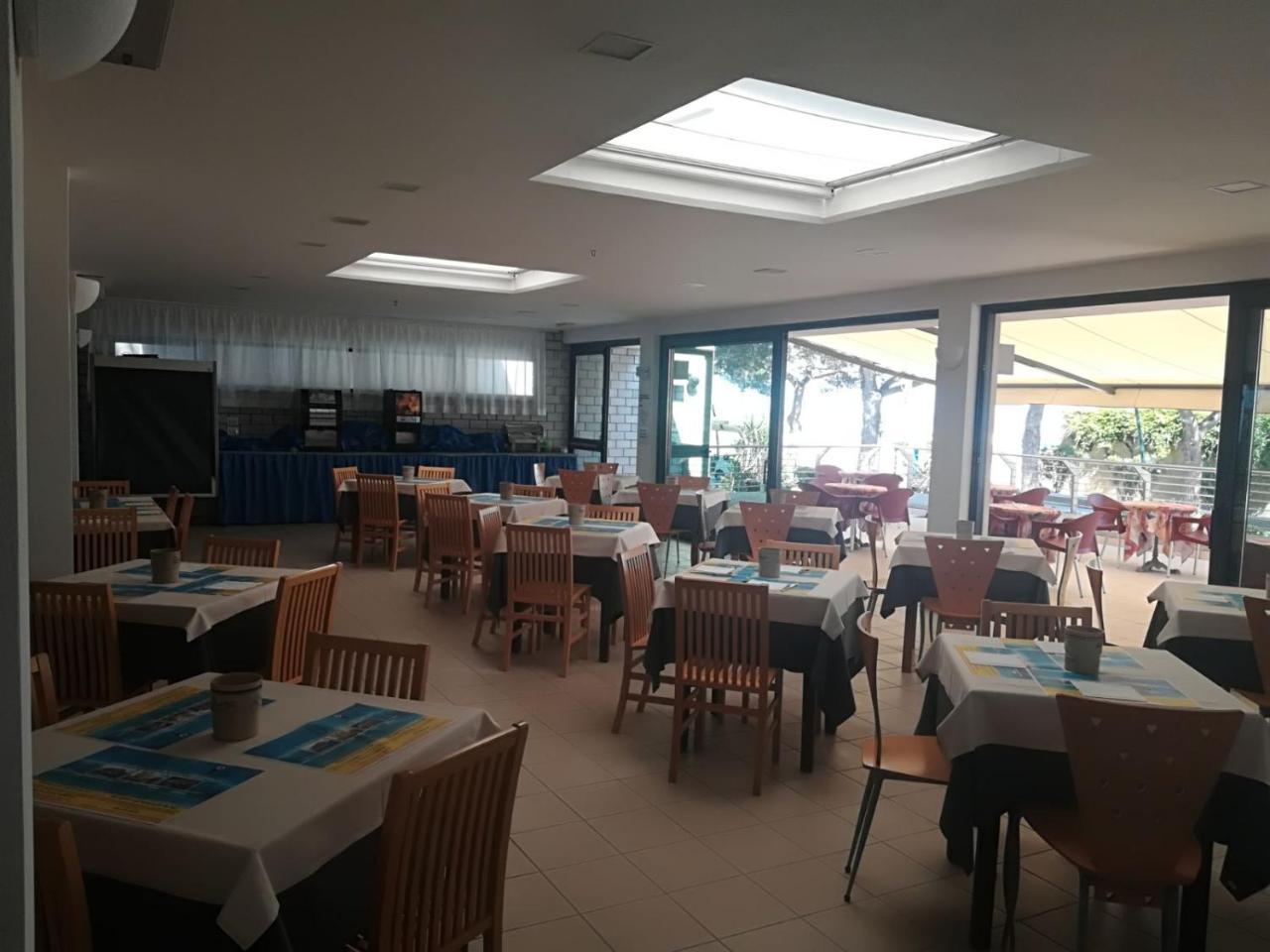 Hotel Ambra Lignano Sabbiadoro Dış mekan fotoğraf