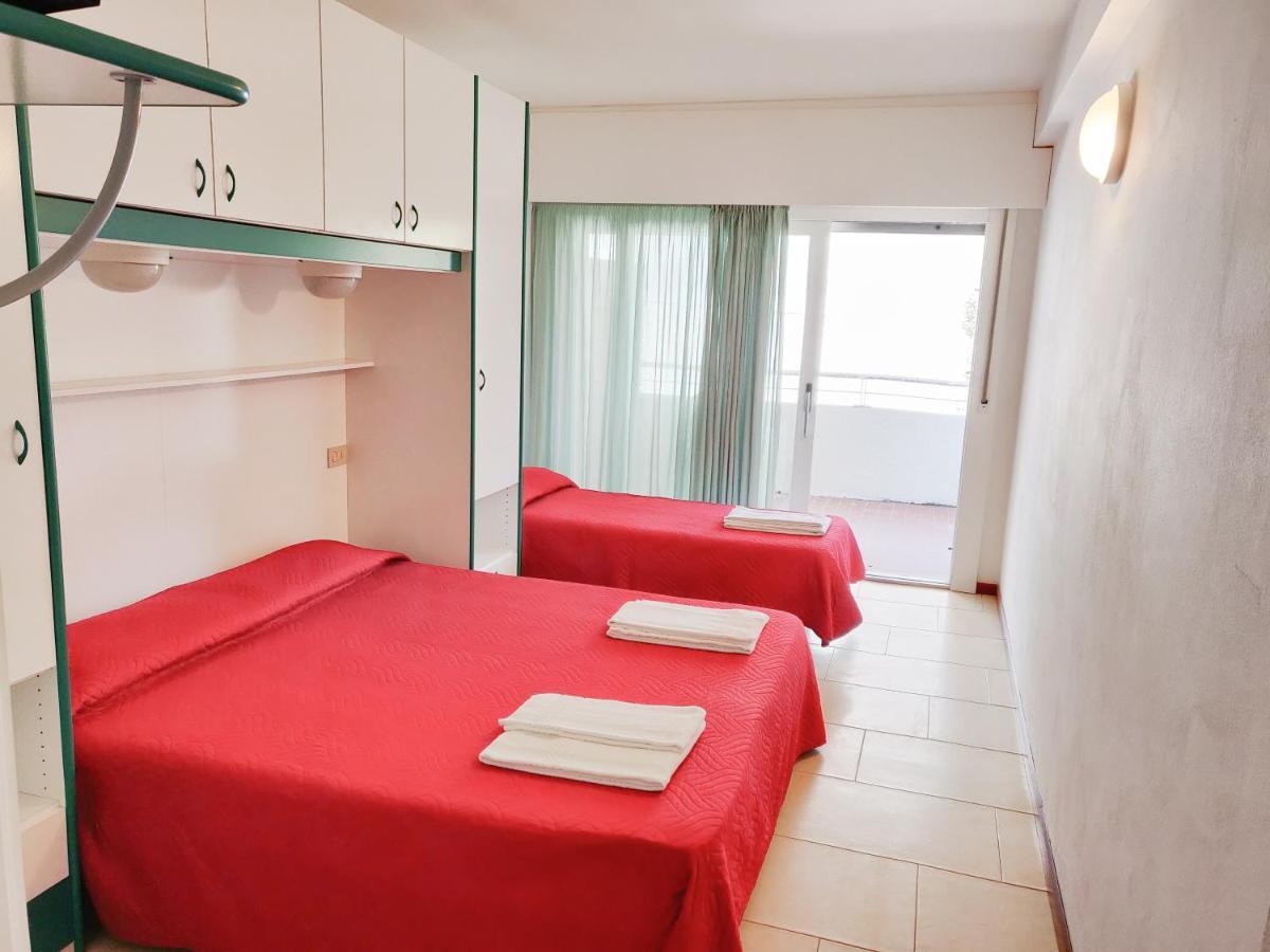 Hotel Ambra Lignano Sabbiadoro Dış mekan fotoğraf