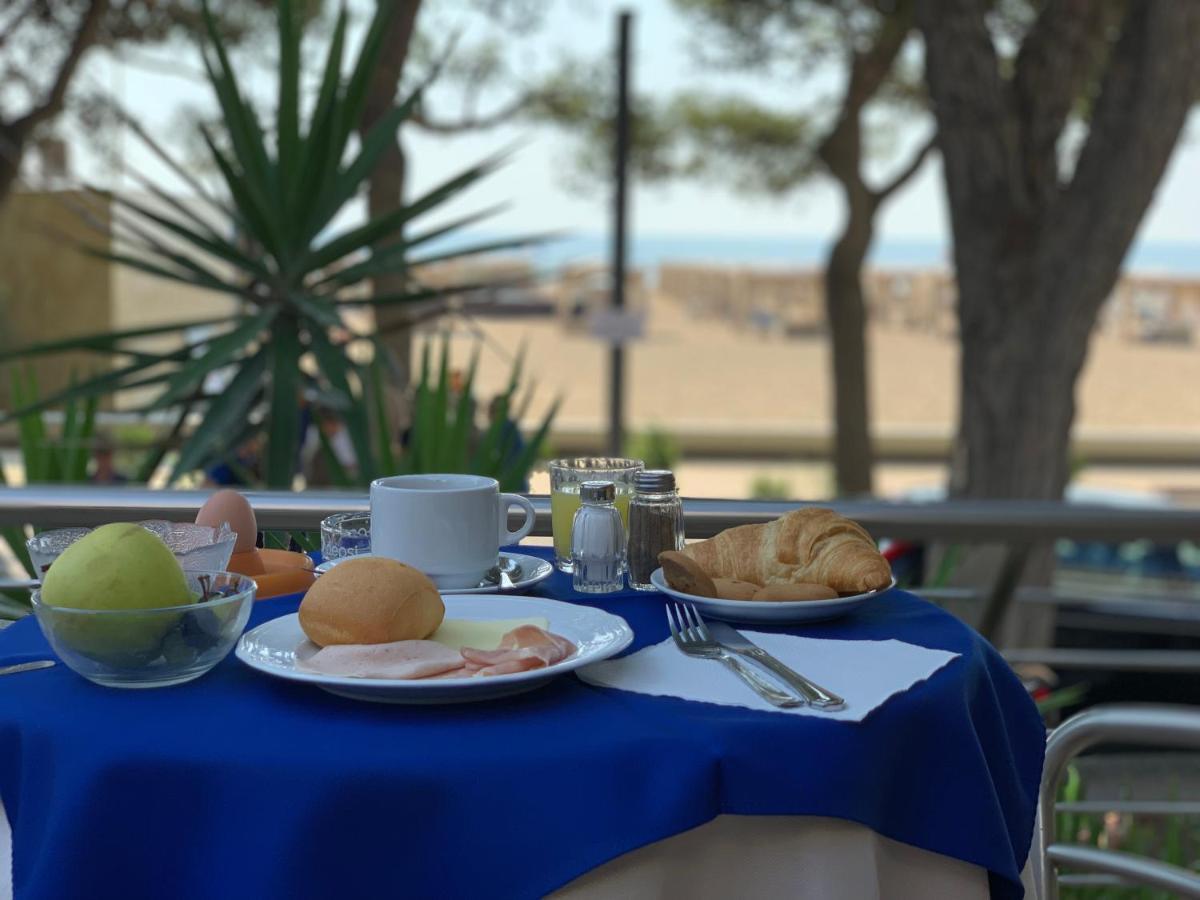 Hotel Ambra Lignano Sabbiadoro Dış mekan fotoğraf